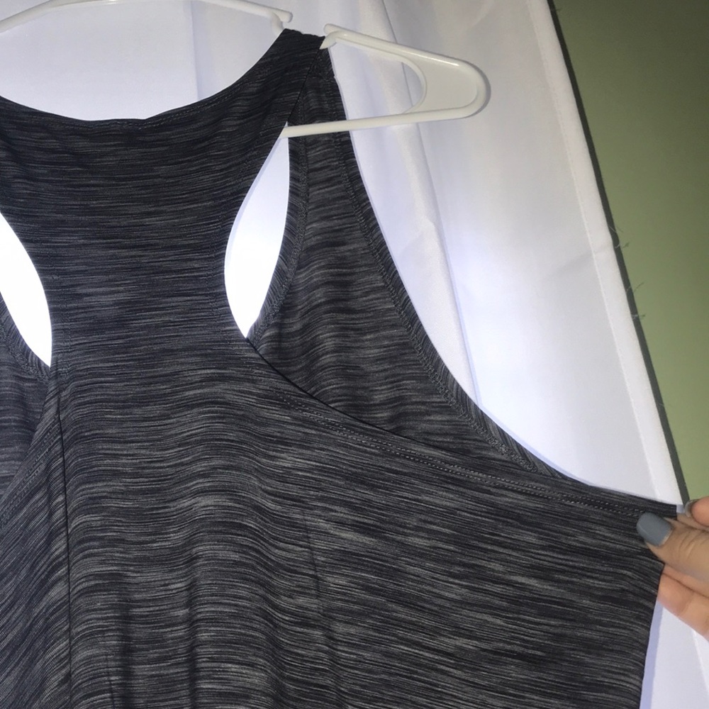Workout top - Picture 4 of 5